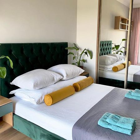 Cozy, Bright & Sunny Apartment With Terrace! Breslávia Exterior foto